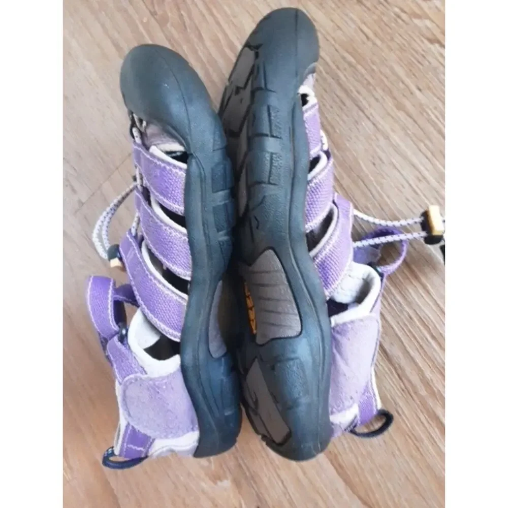 KEEN Newport H2 Waterproof Sports Hiking Purple Sandals Youth Size 4
